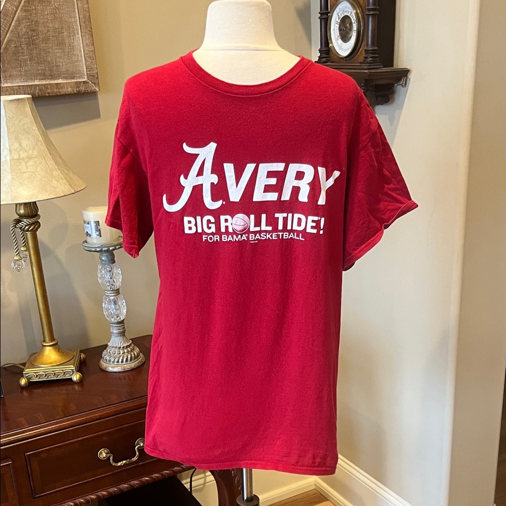 University of Alabama Avery Big Roll Tide Basketball Red T Shirt Men’s Medium